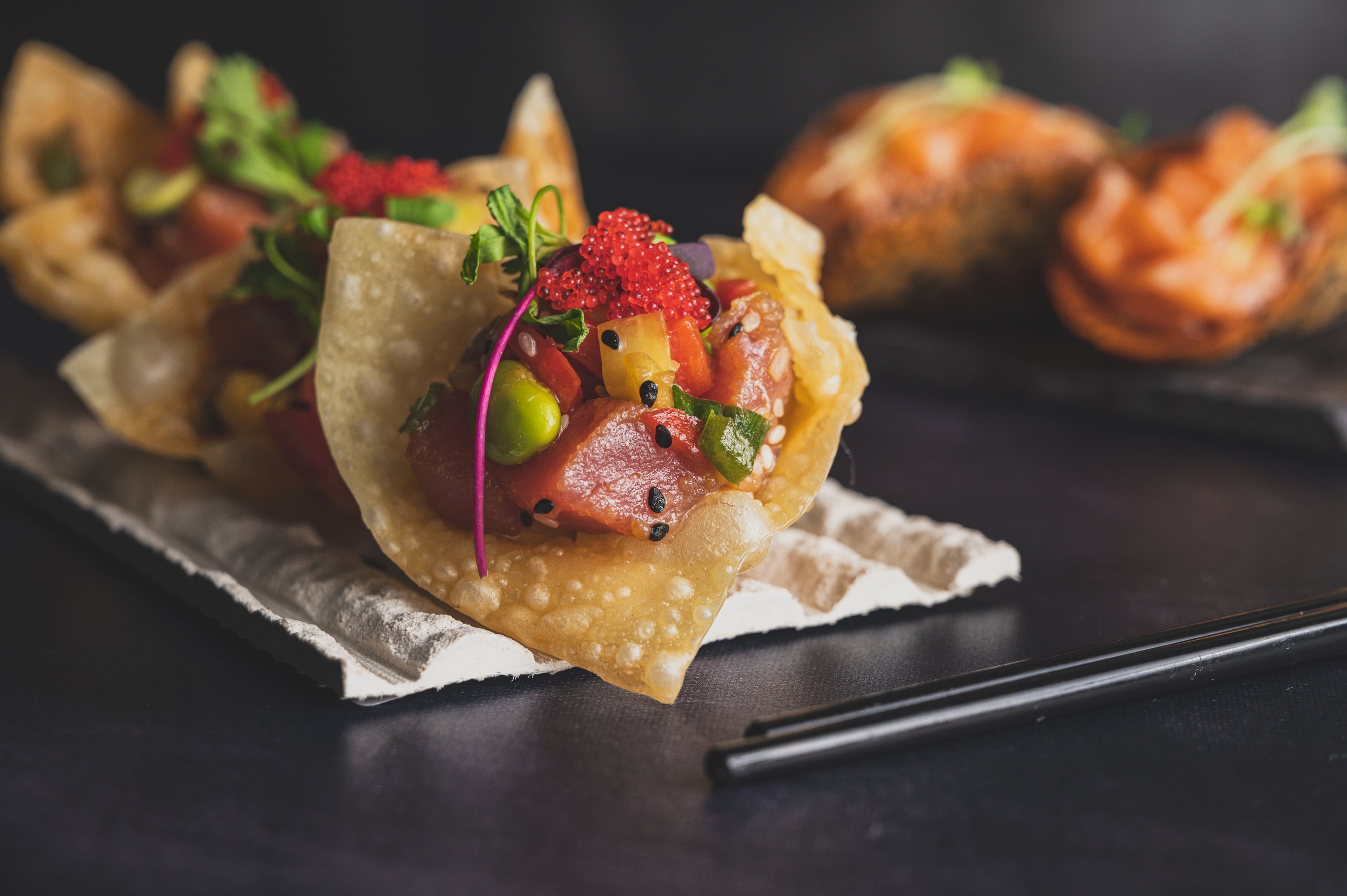Tuna tartare in crispy wonton cups